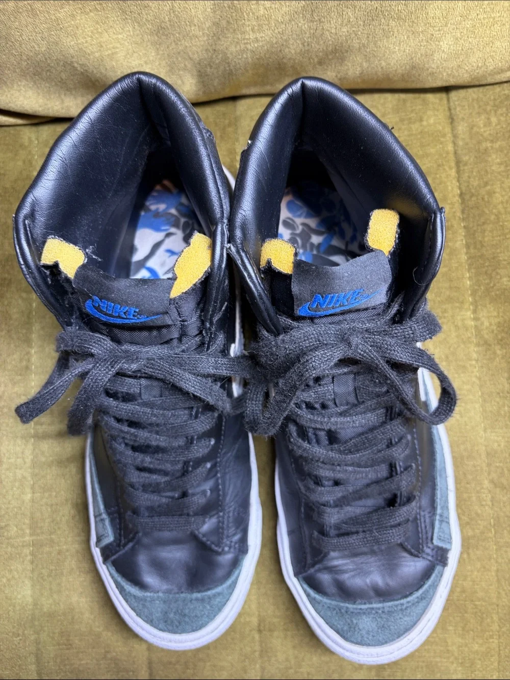 Nike Blazer Mid 77 SE Sisterhood Black Metallic Gold size 9